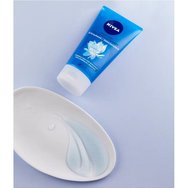 Nivea PROMO PACK Daily Essentials Refreshing Facial Wash Gel 2x150ml 1 + 1 подарък