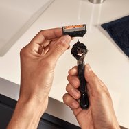 Gillette Fusion 5 Proglide Razors 4 Части и дръжка за подарък 1 бр Gillette Fusion 5 Proglide Razors 4 Части и дръжка за подарък 1 бр