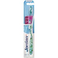 Jordan Individual Reach Medium Toothbrush Син 1 брой, код 310040 - Четка за зъби със средно твърд косъм и малка глава за дълбоко почистване