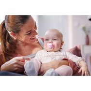 Philips Avent Ultra Soft Silicone Soother 0-6m Розово - бяло 2 части, код SCF222/02 Philips Avent Ultra Soft Silicone Soother 0-6m Розово - бяло 2 части, код SCF222/02