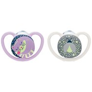 Nuk Space Night Silicone Soother 6-18m 2 части, Код 10736621 - Лилаво / Бяло - Светеща в тъмното ортодонтична силиконова залъгалка с дишащ кожата дизайн