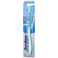 Jordan Clean Between Toothbrush Medium 0.01mm 1 брой, Код 310035 - Тюркоаз - Средна четка за зъби за дълбоко почистване с изключително фини влакна Jordan Clean Between Toothbrush Medium 0.01mm 1 брой, Код 310035 - Тюркоаз - Средна четка за зъби за дълбоко почистване с изключително фини влакна