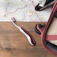 Elgydium Pocket Medium Travel Toothbrush 1 брой - зелено