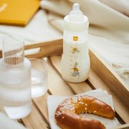 Mam Easy Active Baby Bottle 2+ месеца 270мл, Код 360S - Лилаво Mam Easy Active Baby Bottle 2+ месеца 270мл, Код 360S - Лилаво