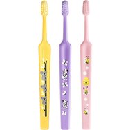 TePe Mini Extra Soft 0-6 Years Toothbrush 3 броя - Жълто / Люляково / Розово - Детска четка за зъби с конична глава и заоблени влакна TePe Mini Extra Soft 0-6 Years Toothbrush 3 броя - Жълто / Люляково / Розово - Детска четка за зъби с конична глава и заоблени влакна