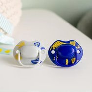 Tommee Tippee Moda Orthodontic Midnight Jungle Silicone Soother 6-18m, 2 броя - Сиво / Синьо Tommee Tippee Moda Orthodontic Midnight Jungle Silicone Soother 6-18m, 2 броя - Сиво / Синьо