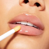 Nuxe Promo Reve de Miel Honey Lip Care Oil 10ml & Huile Prodigieuse Or 10ml & Подарък Hair Scrunchie в произволен избор на цвят 1 бр Nuxe Promo Reve de Miel Honey Lip Care Oil 10ml & Huile Prodigieuse Or 10ml & Подарък Hair Scrunchie в произволен избор на цвят 1 бр
