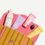 Caudalie Promo Vinoclean Instant Foaming Cleanser 50ml & Ange des Vignes Shower Gel 30ml & VinoHydra Moisturizer Gel 15ml & Vinosun Spf50+ Lightweight Cream 20ml & Подарък Несесер 1 Брой