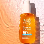 Garnier Ambre Solaire Spf50 Sensitive Advanced Hydrating Sun Water Хидратираща двуфазна слънцезащитна вода с висока защита за тяло, лице и коса с хиалуронова киселина 150ml