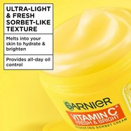 Garnier Skinactive Vitamin C Fresh & Bright Sorbet Cream Хидратиращ крем за лице със сорбе с 4% витамин C за сияйна кожа 85ml Garnier Skinactive Vitamin C Fresh & Bright Sorbet Cream Хидратиращ крем за лице със сорбе с 4% витамин C за сияйна кожа 85ml