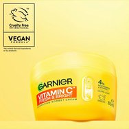 Garnier Skinactive Vitamin C Fresh & Bright Sorbet Cream Хидратиращ крем за лице със сорбе с 4% витамин C за сияйна кожа 85ml Garnier Skinactive Vitamin C Fresh & Bright Sorbet Cream Хидратиращ крем за лице със сорбе с 4% витамин C за сияйна кожа 85ml