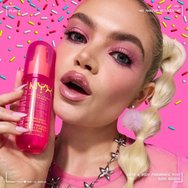 Nyx Professional Makeup Hair & Body Fragrance Mist Хидратиращ спрей за коса & тяло с аромат на сладка ванилия & бита сметана 80ml - Suga Baddie Nyx Professional Makeup Hair & Body Fragrance Mist Хидратиращ спрей за коса & тяло с аромат на сладка ванилия & бита сметана 80ml - Suga Baddie
