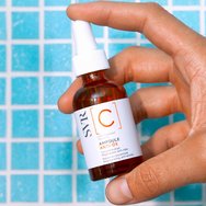 SVR [C] Ampoule Anti-Ox Radiance Concentrate Serum Антиоксидантен и антиейдж серум за лице с 20% витамин C за сияйна кожа 30ml
