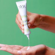 SVR Sebiaclear Intensive Corrector Active Gel Концентриран гел за интензивна корекция на пъпки, акне и петна по лицето с 14% глюконолактон и 4% ниацинамид 40ml
