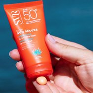 SVR Sun Secure Spf50+ Blur Mousse Cream Слънцезащитен крем за лице с много висока защита с аромат, специална мус текстура и матов ефект 50ml