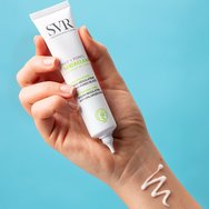 SVR Sebiaclear Mat & Pores Sebum Regulating Anti-Enlarged Pore Cream Матиращ крем за лице с двойно действие за хидратация и регулиране на себума с 4% глюконолактон, салицилова киселина & 2% Mat SR 40ml SVR Sebiaclear Mat & Pores Sebum Regulating Anti-Enlarged Pore Cream Матиращ крем за лице с двойно действие за хидратация и регулиране на себума с 4% глюконолактон, салицилова киселина & 2% Mat SR 40ml
