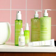 SVR Sebiaclear Corps Anti-Imperfections & Marks Spray Спрей за тяло за лечение на акне по гърба, раменете и деколтето с 8% глюконолактон и 5% ниацинамид 150ml