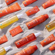 SVR Sun Secure Spf50+ Easy Stick Прозрачен слънцезащитен стик за лице с много висока защита и чувствителна кожа с витамин Е, без аромат 10g