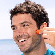 SVR Sun Secure Spf50+ Easy Stick Прозрачен слънцезащитен стик за лице с много висока защита и чувствителна кожа с витамин Е, без аромат 10g