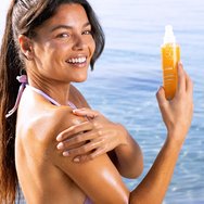SVR Sun Secure Eau Solaire Spf50+ Moisturising Sun Water Двуфазна Слънцезащитна Вода с Много Висока Защита за Лице & Тяло за Хидратация 100ml SVR Sun Secure Eau Solaire Spf50+ Moisturising Sun Water Двуфазна Слънцезащитна Вода с Много Висока Защита за Лице & Тяло за Хидратация 100ml