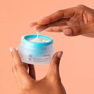 SVR [Hyalu] Biome Smoothing Plumping Gel Охлаждащ гел за лице за дълбока хидратация и подмладяване с хиалуронова киселина 50ml