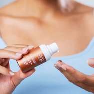 SVR Sun Secure Healthy Glow Tinted Antioxidant Drops Капки за естествен блясък със златисти & бронзови перли, идеални за смесване с хидратиращия & слънцезащитния крем 15ml
