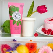 Roger & Gallet Rose Wellbeing Shower Gel - 200ml Roger & Gallet Rose Wellbeing Shower Gel - 200ml
