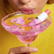 Roger & Gallet Sublimating Lip Balm 3,5g - Rose Roger & Gallet Sublimating Lip Balm 3,5g - Rose