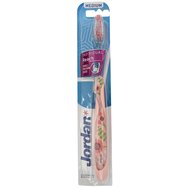 Jordan Individual Reach Medium Toothbrush 1 Брой, Код 310040 - Розов - Средна четка за зъби с ергономична дръжка за дълбоко почистване