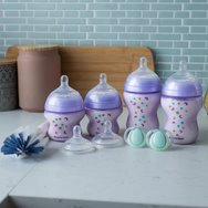 Tommee Tippee Promo Advanced Anti-Colic 0m+, 150ml 2 бр & 260ml 2 бр & Advanced Anti-Colic Teat 0m+, 2 бр & Silicone Soother 0m+, 2 бр & Bottle & Teat Brush 1 бр Tommee Tippee Promo Advanced Anti-Colic 0m+, 150ml 2 бр & 260ml 2 бр & Advanced Anti-Colic Teat 0m+, 2 бр & Silicone Soother 0m+, 2 бр & Bottle & Teat Brush 1 бр