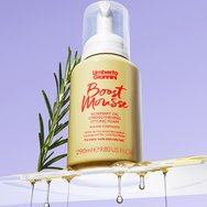 Umberto Giannini Strong Curls Boost Mousse Rosemary Oil Strengthening Styling Foam Стилизираща пяна за укрепване и защита от накъсване с биотин и оризова вода за вълниста, къдрава и чуплива коса 290ml Umberto Giannini Strong Curls Boost Mousse Rosemary Oil Strengthening Styling Foam Стилизираща пяна за укрепване и защита от накъсване с биотин и оризова вода за вълниста, къдрава и чуплива коса 290ml