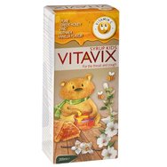 Vitavix For the Throat & Cough Kids Syrup Хранителна добавка под формата на сироп за деца от 3 години с билков екстракт,витамин C,мед & цинк за облекчаване на кашлицата,подкрепа на имунитета & успокояване на раздразненото гърло, вкус ванилия Vitavix For the Throat & Cough Kids Syrup Хранителна добавка под формата на сироп за деца от 3 години с билков екстракт,витамин C,мед & цинк за облекчаване на кашлицата,подкрепа на имунитета & успокояване на раздразненото гърло, вкус ванилия