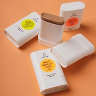 Youth Lab Matte Make Up Spf50 Dark Colour Stick Лек матов слънцезащитен грим-стик с висока защита и цвят за равномерно покритие и контрол на омазняването 20g