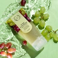 Fresh Line Grape & Nectarine Shower Scrub Свеж и неустоим ексфолиант за тяло под душа с натурален състав с грозде и нектарина 150ml Fresh Line Grape & Nectarine Shower Scrub Свеж и неустоим ексфолиант за тяло под душа с натурален състав с грозде и нектарина 150ml