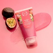 Fresh Line Passion Fruit Shower Scrub Екзотичен и плодов ексфолиант за тяло под душа с натурален състав с маракуя 150ml Fresh Line Passion Fruit Shower Scrub Екзотичен и плодов ексфолиант за тяло под душа с натурален състав с маракуя 150ml