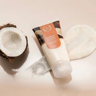 Fresh Line Promo Caribbean Coconut Shower Scrub 150ml & Coconut Body Water 150ml & Shimmering Body Oil 150ml & Подарък несесер 1 брой