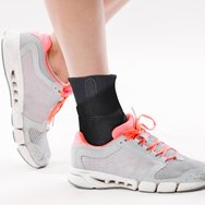 John\'s Ankle Support Neoprene Код 120157, Medium Black Неопренова ортеза за глезен с кръстосани ленти, среден размер, черен цвят 1 брой John\'s Ankle Support Neoprene Код 120157, Medium Black Неопренова ортеза за глезен с кръстосани ленти, среден размер, черен цвят 1 брой