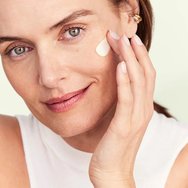 Nuxe Promo Nuxuriance Ultra The Global Anti-Aging Rich Cream 50ml & Подарък The Eye & Lip Contour Cream 15ml Nuxe Promo Nuxuriance Ultra The Global Anti-Aging Rich Cream 50ml & Подарък The Eye & Lip Contour Cream 15ml