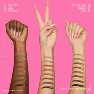 Nyx Professional Makeup Fluff & Snatch Brow Powder Pen Двуфункционална писалка за вежди за запълване & оформяне с естествен & мек матов резултат 1g - 02 Taupe Nyx Professional Makeup Fluff & Snatch Brow Powder Pen Двуфункционална писалка за вежди за запълване & оформяне с естествен & мек матов резултат 1g - 02 Taupe