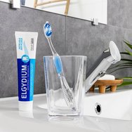 Elgydium Diffusion Toothbrush Medium 1 брой - синьо