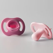 Tommee Tippee Ultrta Light Stay Put Orthodontic Silicone Soother 0-6m+, 2 бр - Жълто / светло синя Tommee Tippee Ultrta Light Stay Put Orthodontic Silicone Soother 0-6m+, 2 бр - Жълто / светло синя