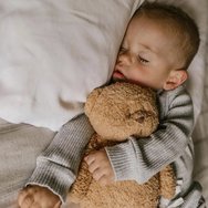 Moonie The Ultimate 8 in 1 Baby Sleep Aid Код M-MCA2, 1 бр - Cappuccino Moonie The Ultimate 8 in 1 Baby Sleep Aid Код M-MCA2, 1 бр - Cappuccino