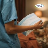 Tena ProSkin Slip Plus Бельо за еднократна употреба с еластични страни за умерена до тежка инконтиненция 30 бр - Medium 70 / 122cm Tena ProSkin Slip Plus Бельо за еднократна употреба с еластични страни за умерена до тежка инконтиненция 30 бр - Medium 70 / 122cm