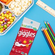 YumEarth Organic Giggles Био Дражета с Вкус на Ягода, Портокал, Лимон & Зелена Ябълка 40g