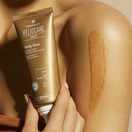 Heliocare 360 Body Glow Spf50+ Golden Touch Sunscreen Αντηλιακό Σώματος Πολύ Υψηλής Προστασίας για Λάμψη & Χρυσαφένια Επιδερμίδα 100ml