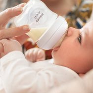 Philips Avent Промо пакет Natural Response Newborn Gift Set подаръчен комплект бебешки шишета и залъгалка за новородени 1 брой код SCD838/11