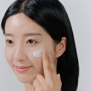 Skin1004 Madagascar Centella Hyalu-Cica Water-Fit Sun Spf50+ Serum 50ml  Skin1004 Madagascar Centella Hyalu-Cica Water-Fit Sun Spf50+ Serum 50ml