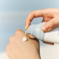 Skin1004 Madagascar Centella Hyalu-Cica Water-Fit Sun Spf50+ Serum 50ml  Skin1004 Madagascar Centella Hyalu-Cica Water-Fit Sun Spf50+ Serum 50ml