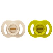 Tommee Tippee Ultrta Light Stay Put Orthodontic Silicone Soother 6-18m, 2 бр - светло зелено / Екрю - Ортодонтски силиконови залъгалки за перфектно прилягане и меко усещане