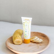 Jack n\' Jill Natural Certified 6m+ Toothpaste Натурална, Сертифицирана паста за зъби с прекрасен вкус на банан за първите зъбки за бебета от 6 месеца 50g - Banana